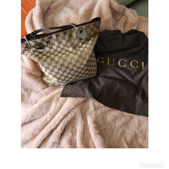 Gucci Bucket Handbag - Picture 1 of 9